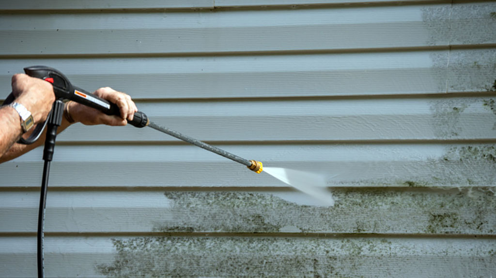 Top Signs Your Home Needs Pressure Washing This Season