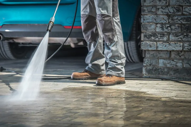 Soft Washing vs. Pressure Washing for Spring Cleaning: A Safety Guide by Surface