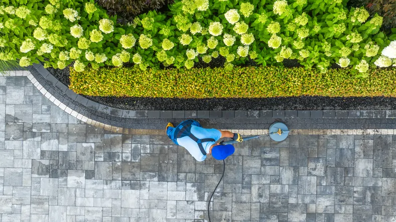 Spring Exterior Cleaning Guide for Maryland Homes: Vinyl Siding and Surface Washing