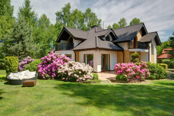 A clean, power washed house in Spring